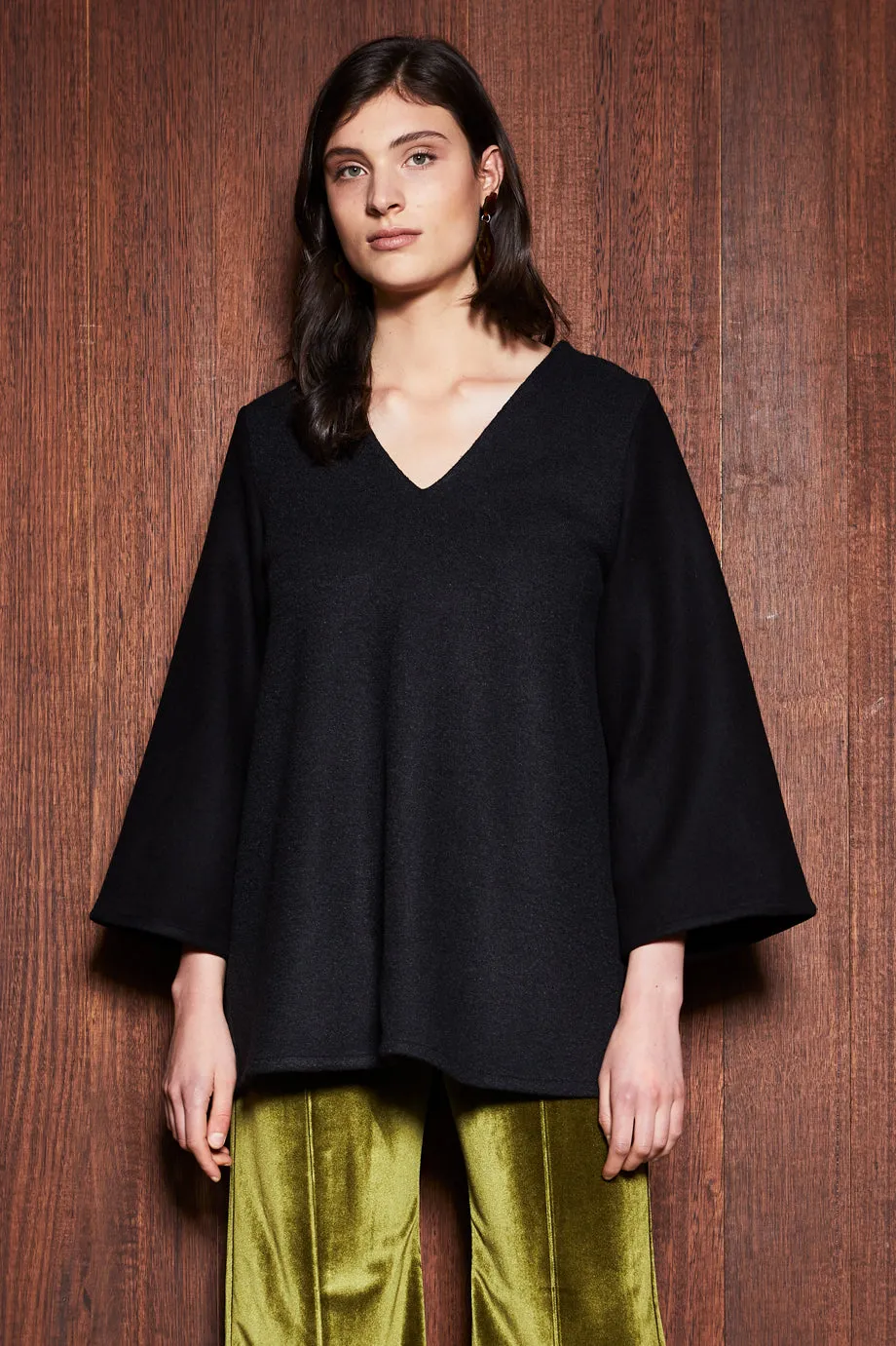 TRUFFLE JUMPER [ Black Wool Blend, V Neck ]