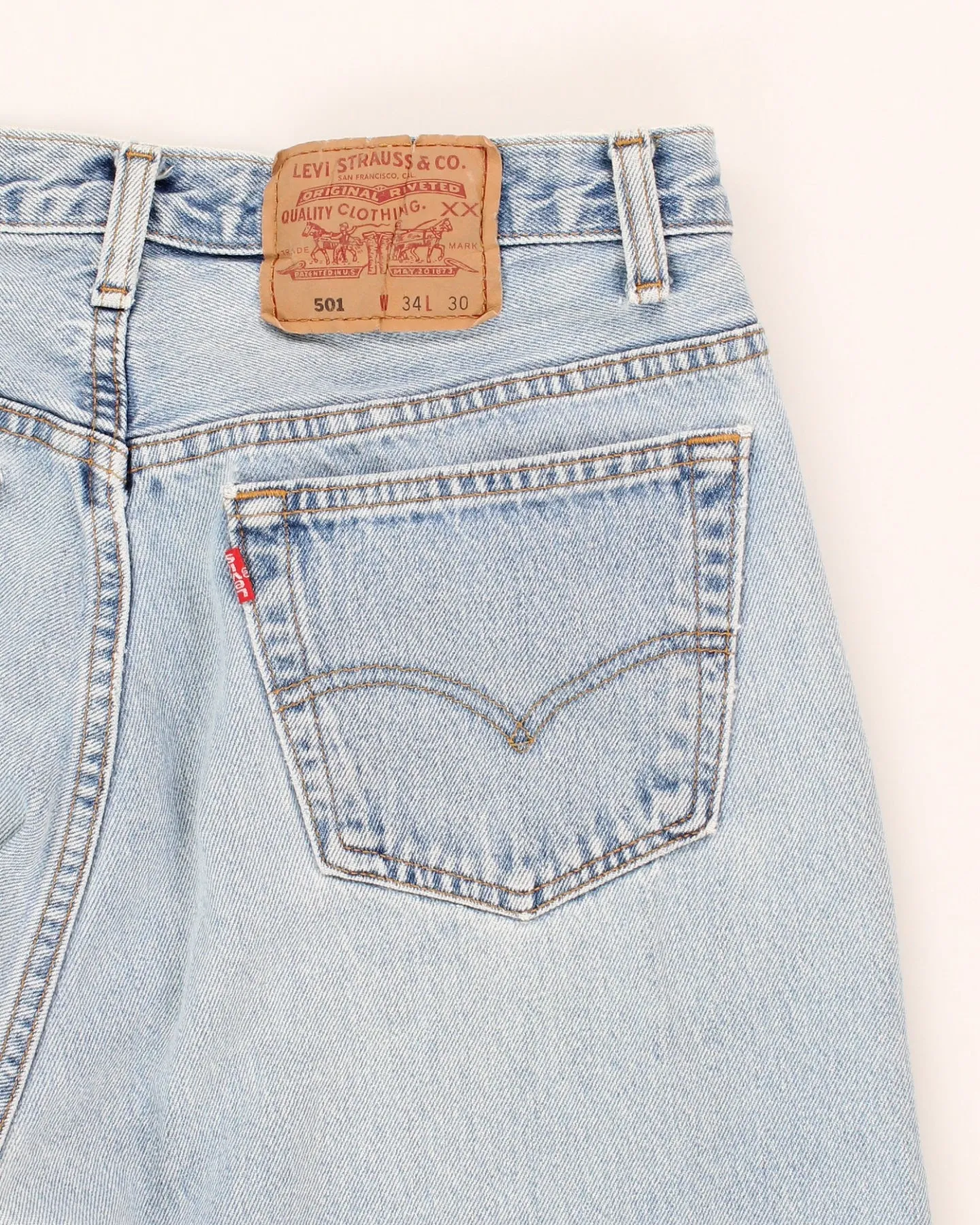 Vintage 90s Levi's Light Wash Blue Denim 501 Jeans - W32 L28